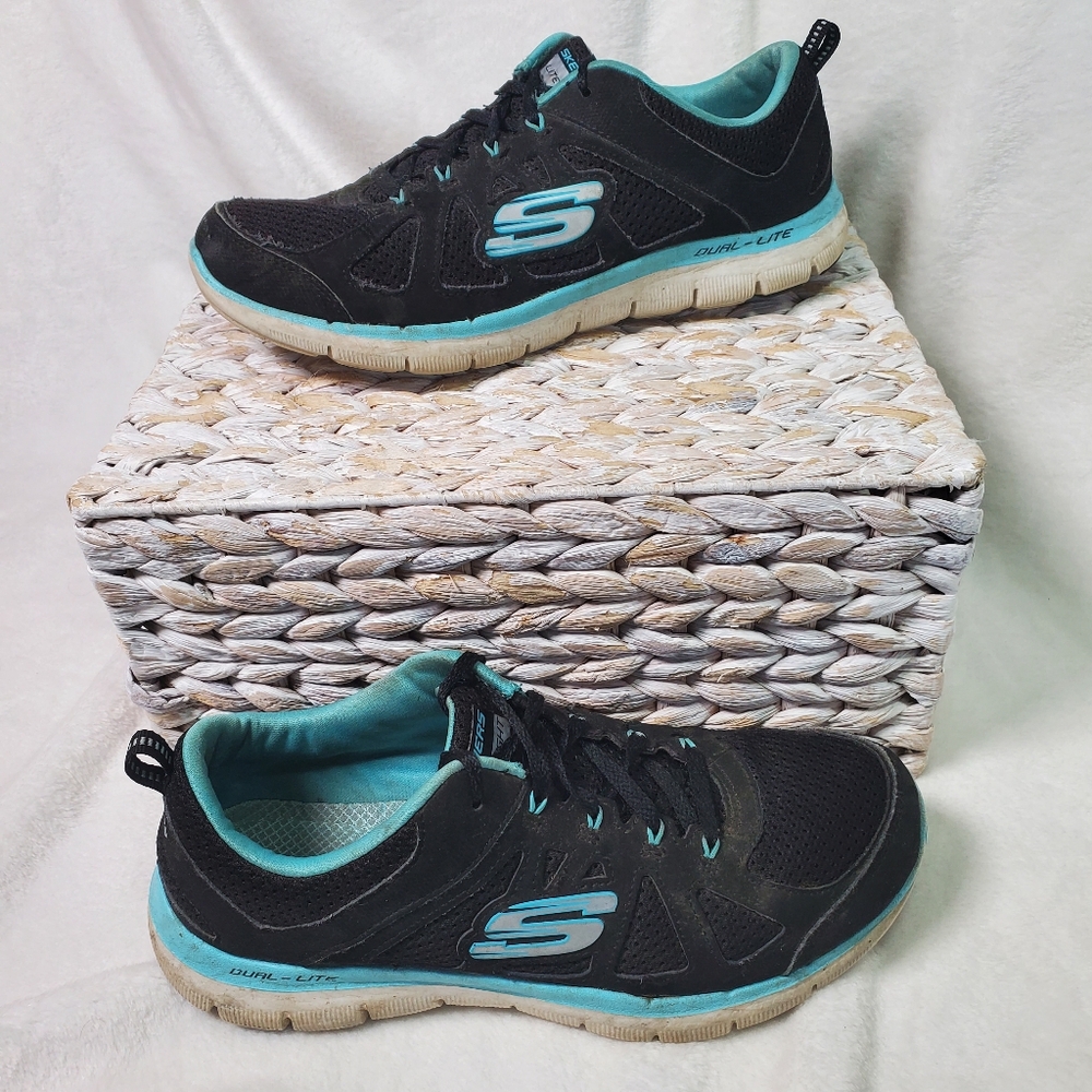Skechers Size 8.5 D'Lite Black Athletic Shoes Air Cooled Memory Foam Athleisure